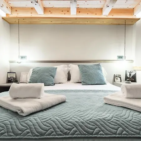 Centre - Martinet 17 * أَويستا